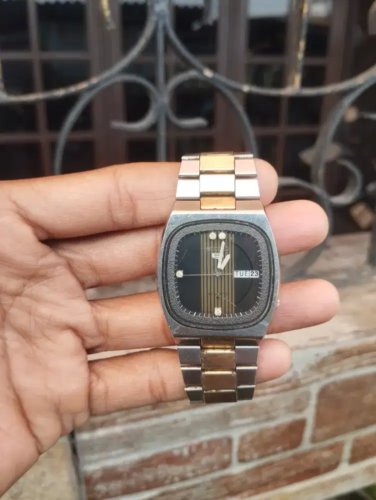 Seiko 5 diamond automatic