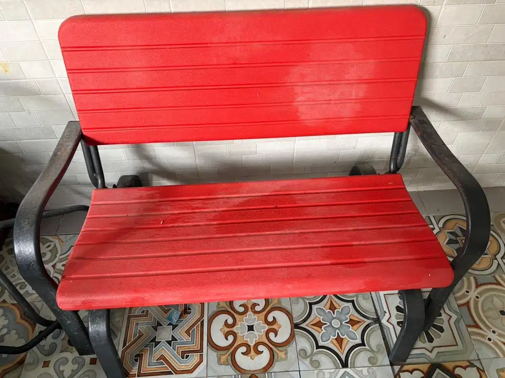 Kursi goyang informa