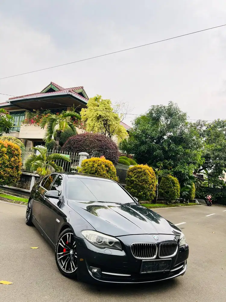 BMW 523i F10 Full Option Guanteng