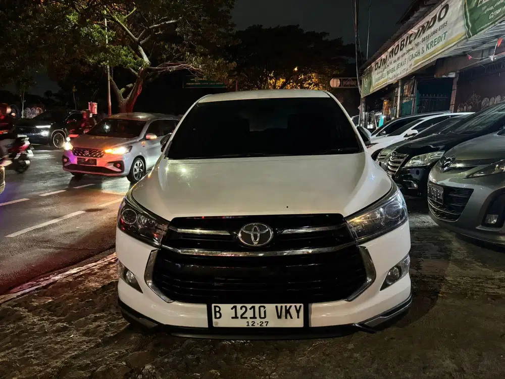 Toyota kijang innova 2.0 venturer Automatic 2017 Putih