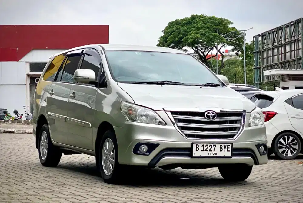 Toyota Inova G disel AT 2013 Silver