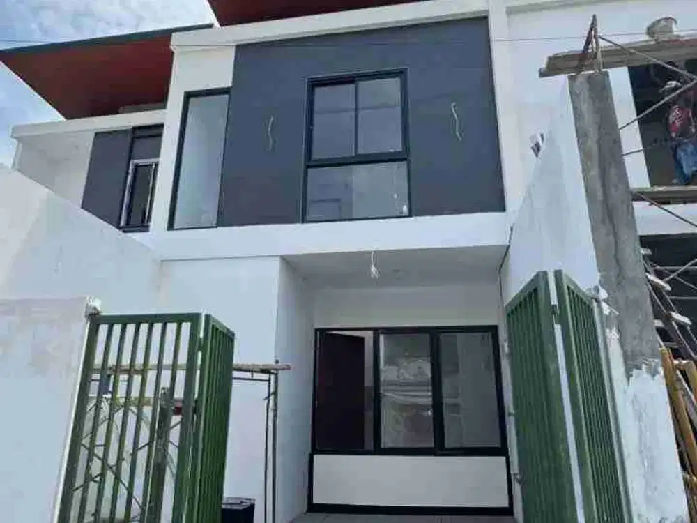 975 juta‼️Jual Rumah Baru Siap Huni di Semolowaru Surabaya