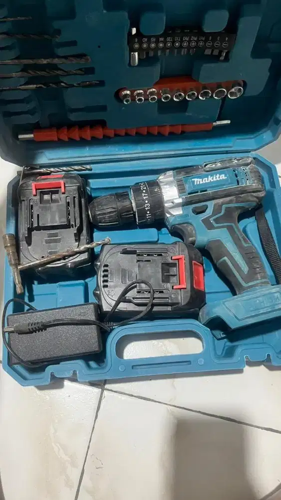 Bor tembok baterai merk makita