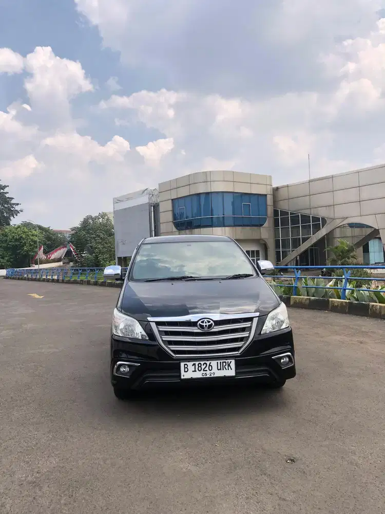 Toyota Kijang Innova 2.0 Type E Automatic 2014 Hitam Metalik