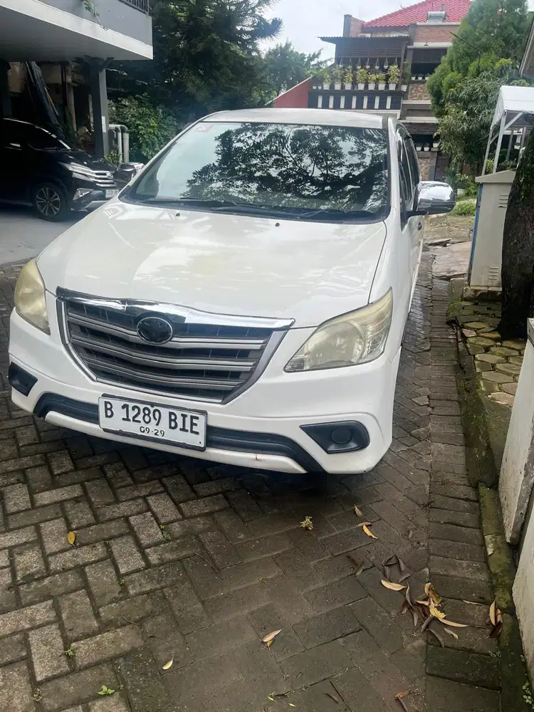 Toyota Kijang Innova 2014 Bensin