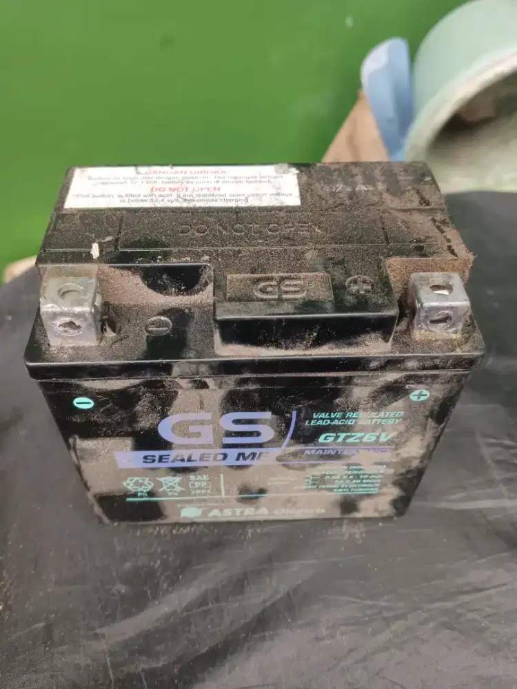 Aki motor kering bekas