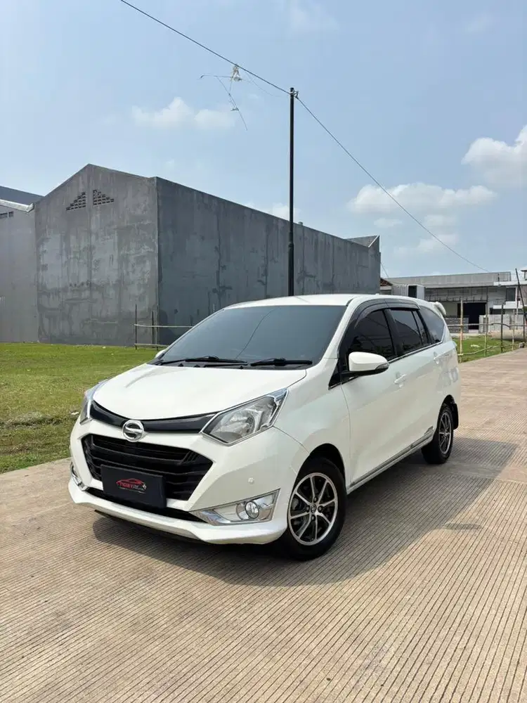 Daihatsu Sigra 1.2 R Deluxe 2016 Automatic ( Putih Metalik )