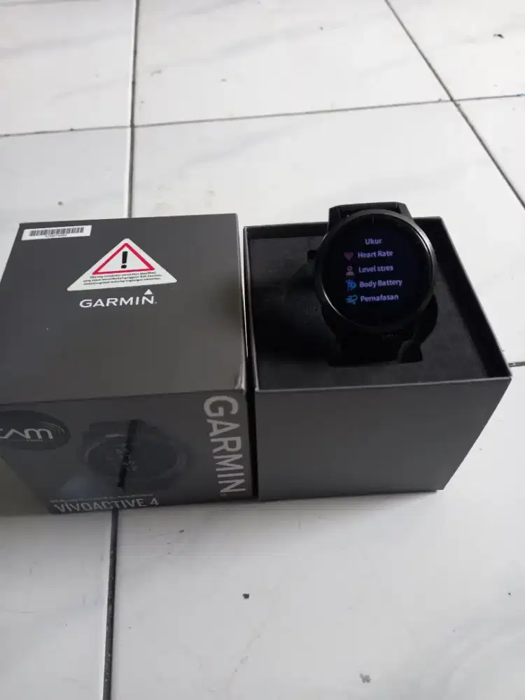 Jam Garmin Vivoactive 4