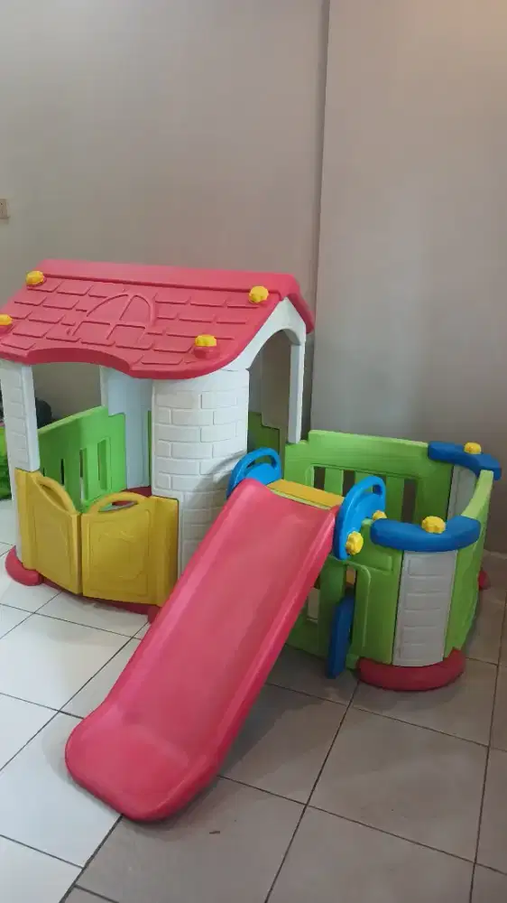 Playhouse perosotan rumah2an anak