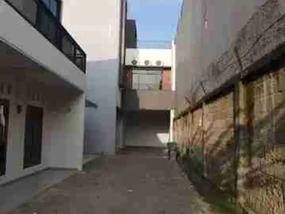 Disewakan Rumah Baru 3 Lantai di Kalibata – Lokasi Strategis