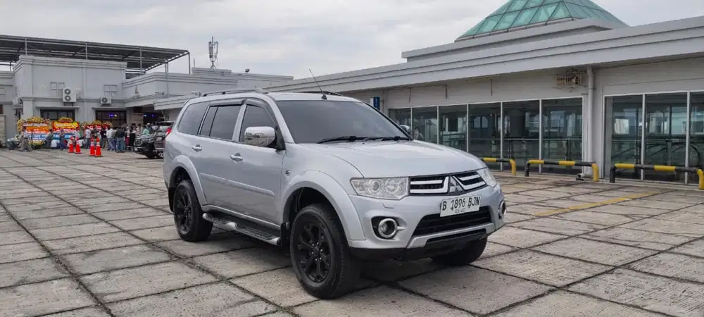 Mitsubishi Pajero Sport Dakkar autometik at silver 2014