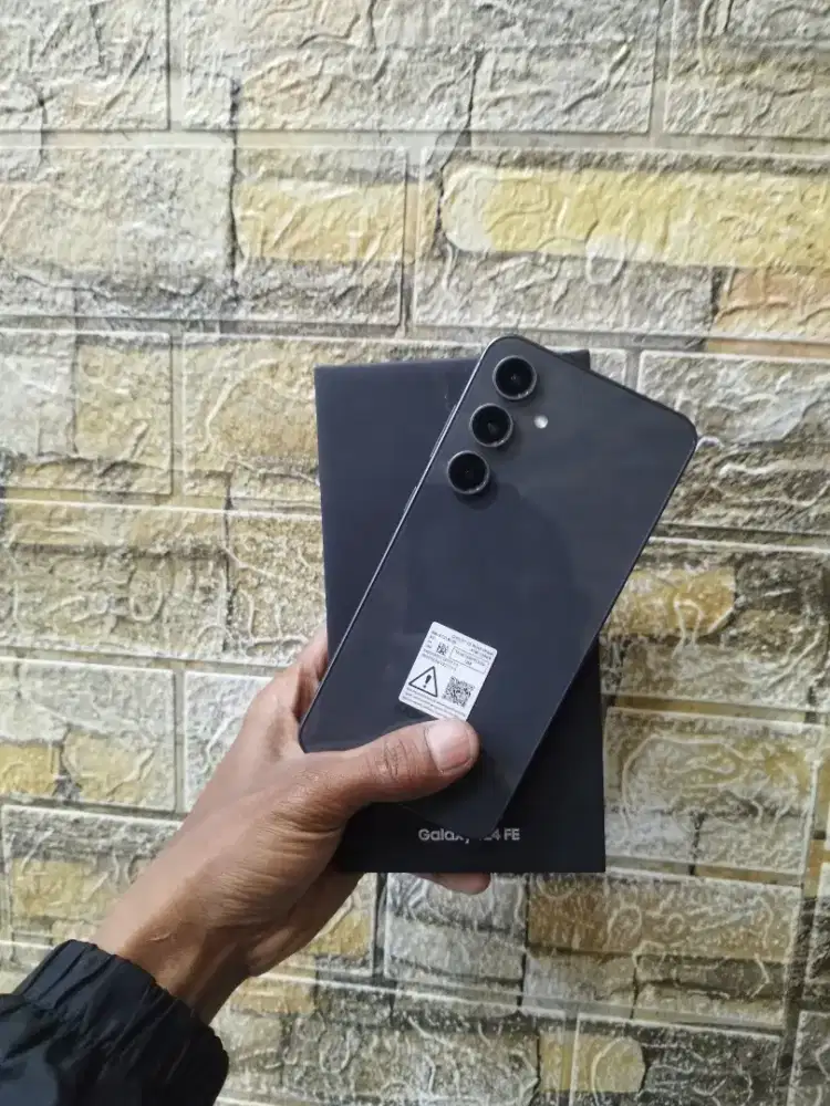 Samsung S24 FE 8/256gb
