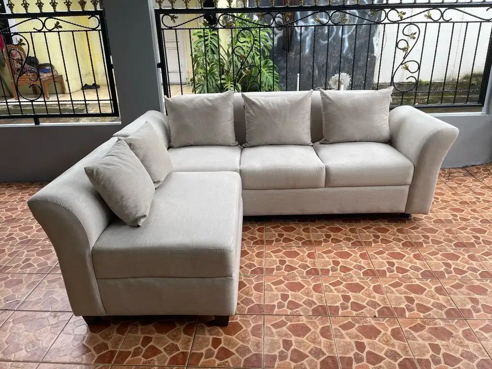 Sofa L Cream kondisi 95%