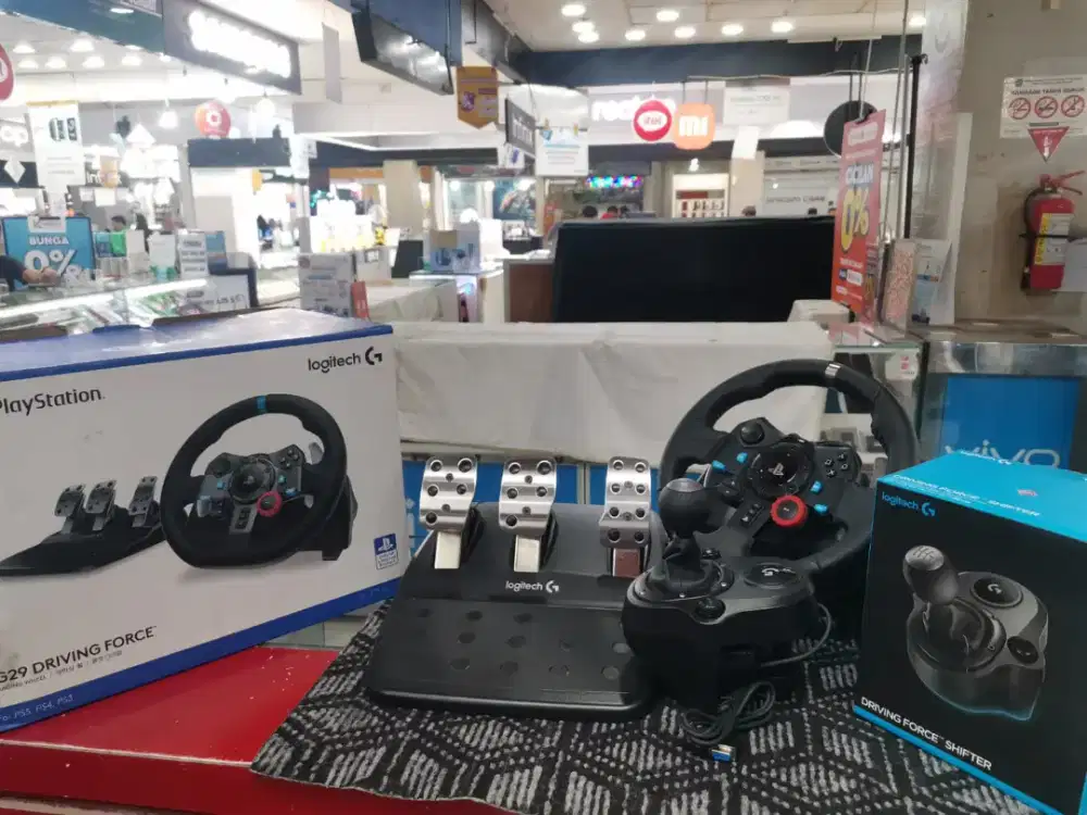 Logitech G29 Driving Force + Shift