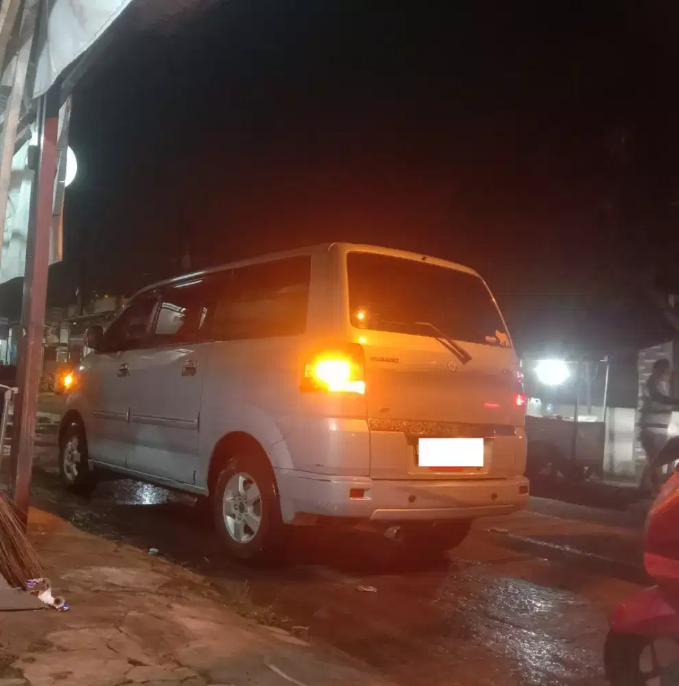 Jual mobil keluarga APV