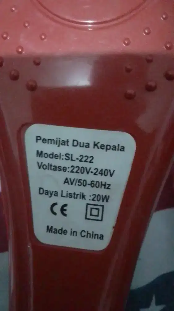 ALAT PIJAT MODEREN TRAVIS '