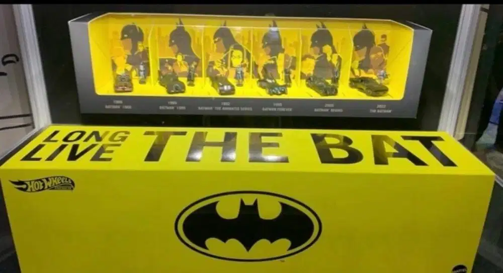 Hot Wheels 85th Anniversary Batmobile Collection set
