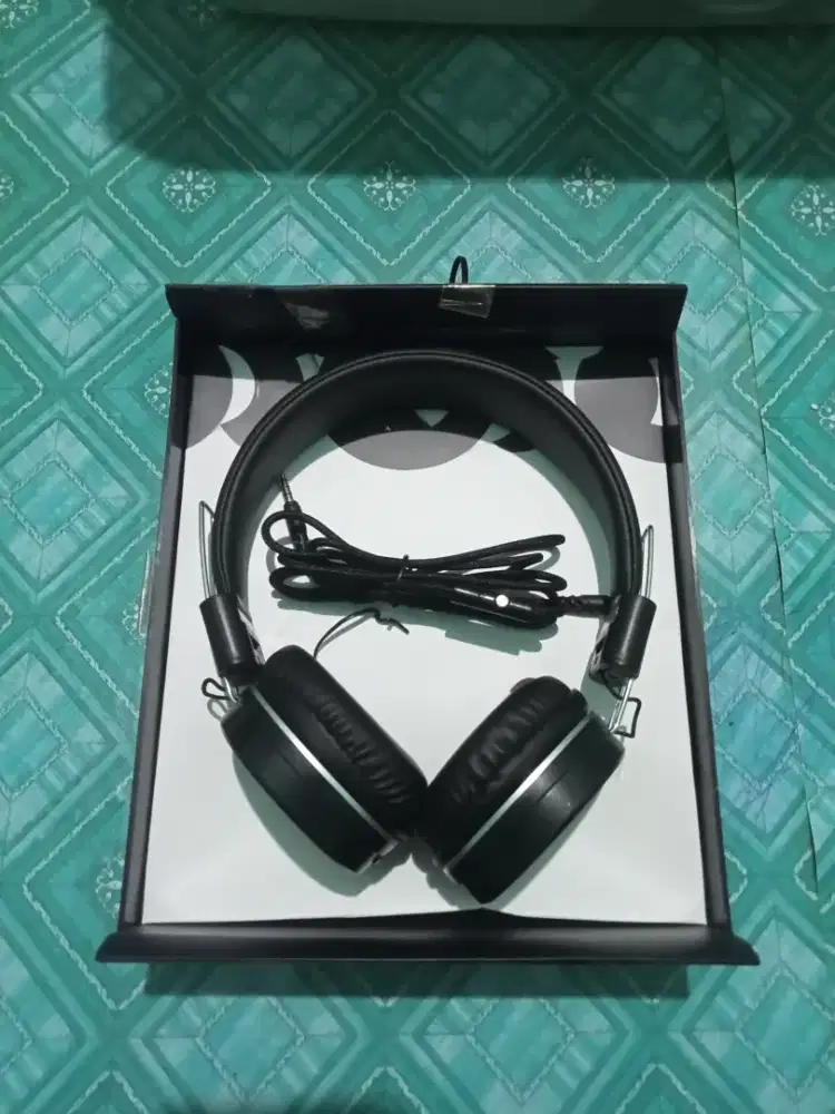 RP.200.000 NEGO SAMPAI JADI DI JUAL HEADPHONE SUPER BASS KONDISI BARU