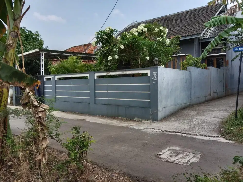 Dijual Rumah Siap Huni Keluarga Besar