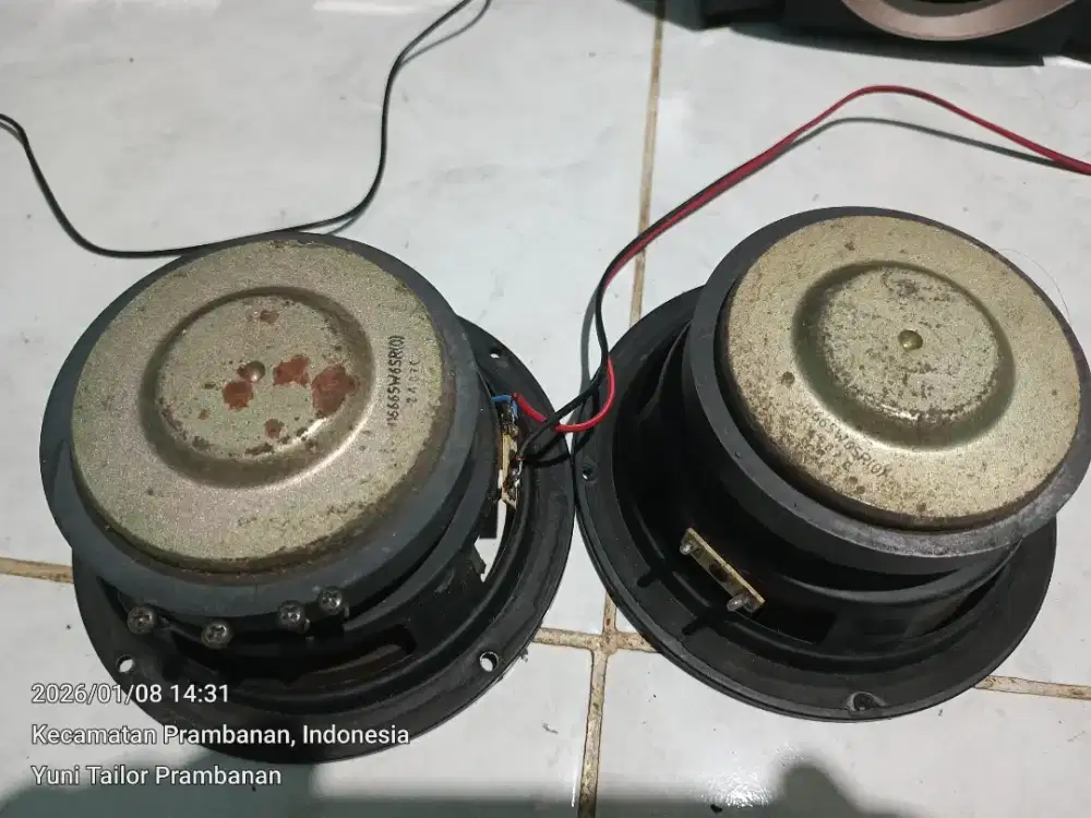Speaker Polytron 6 in Subwofer normal sepasang ada minus