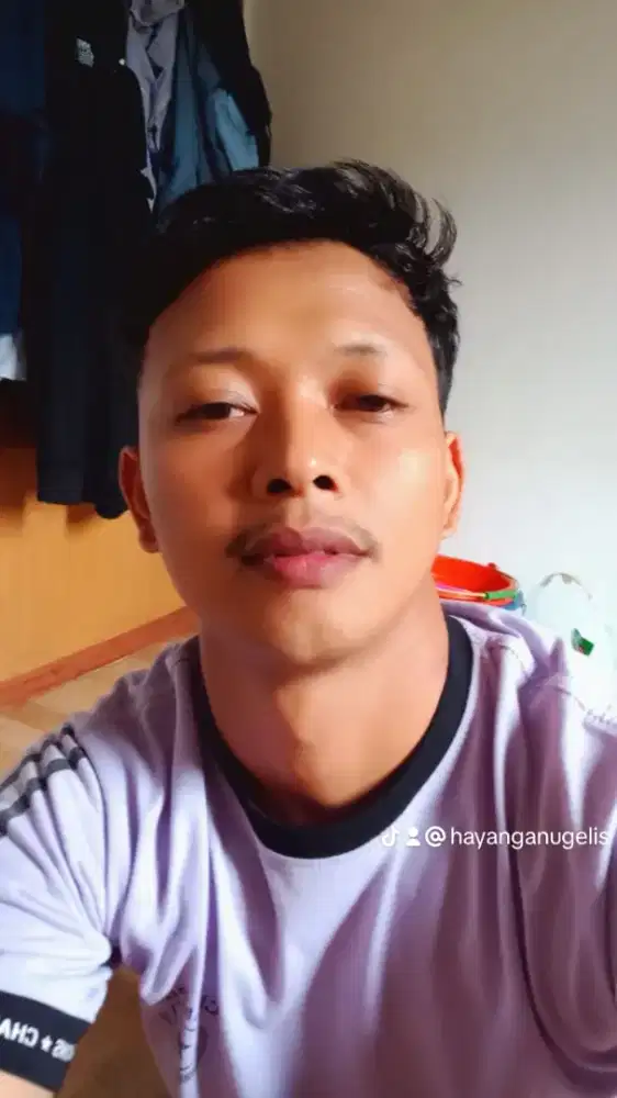 Cari kerjaan apa aja mau
