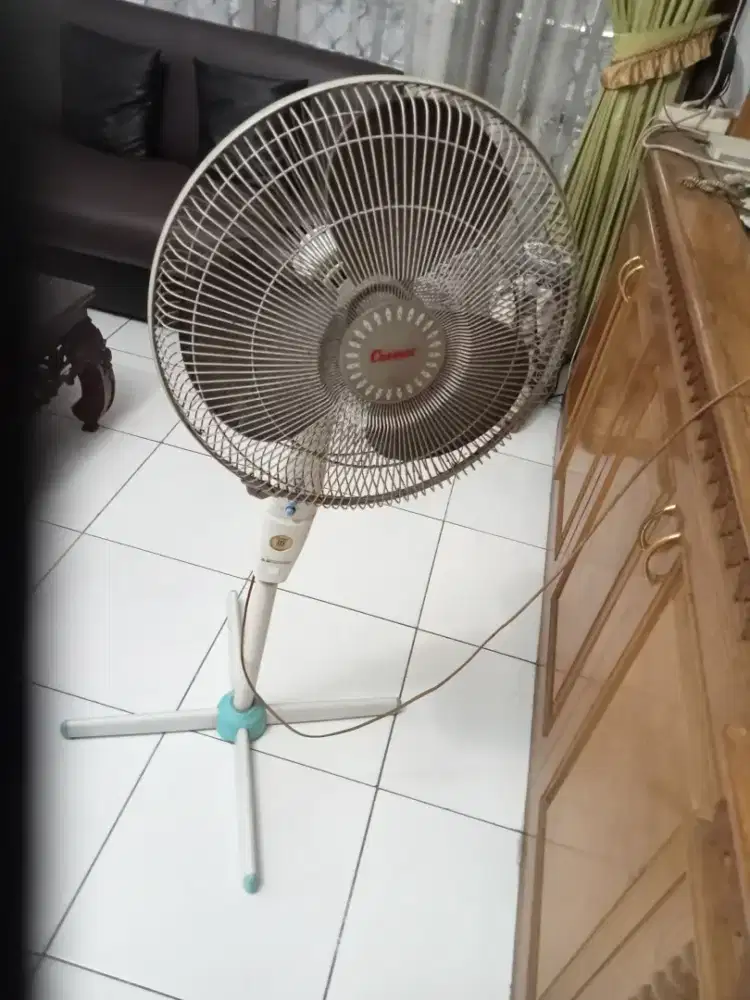 Dijual cepat kipas angin .merek Cosmos