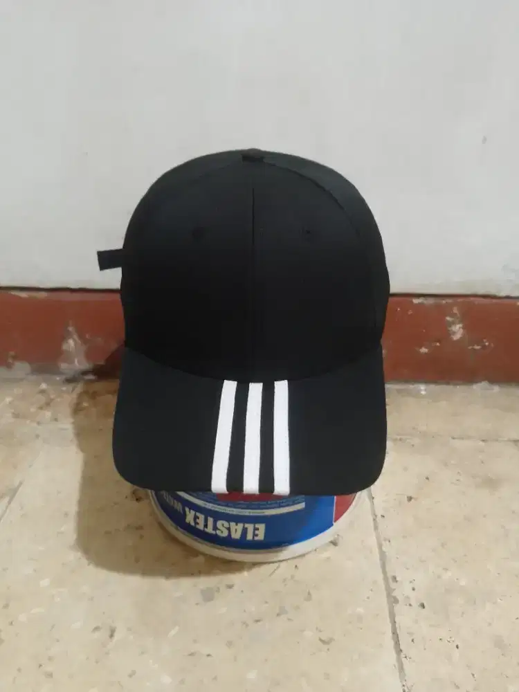 Topi Adidas stripies second bekas