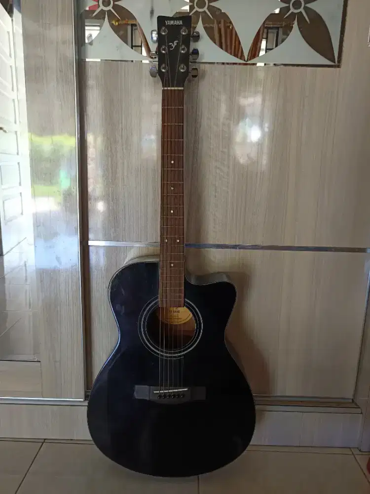 Gitar akustik YAMAHA FS 100C