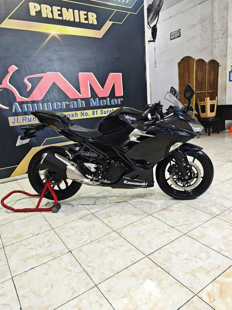 Dp 7jt an Kawasaki New Ninja 250 FI REG 2020 hitam glossy