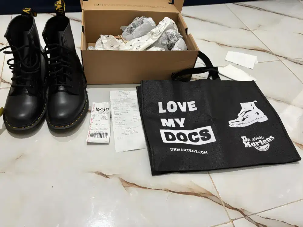 Dr. Martens 1460 Black Smooth Original | EU 39 (Fit Besar Rasa 41)