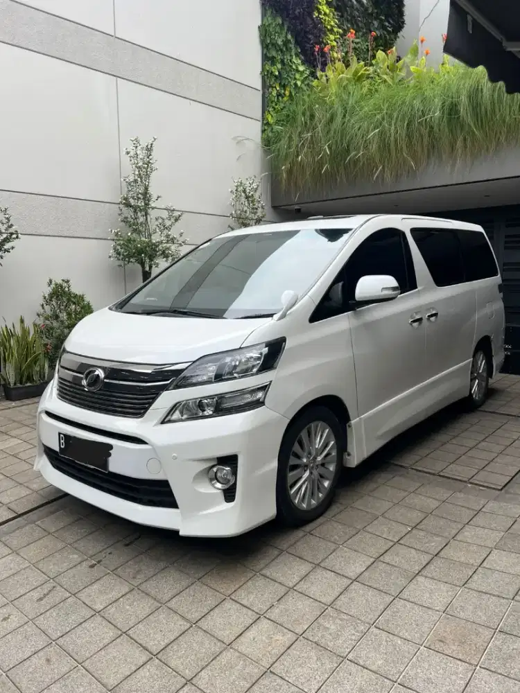 Toyota vellfire facelift 2012 seperti baru