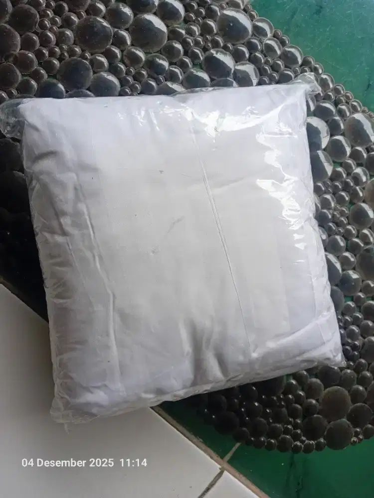 Sprei premium putih ada garis halus