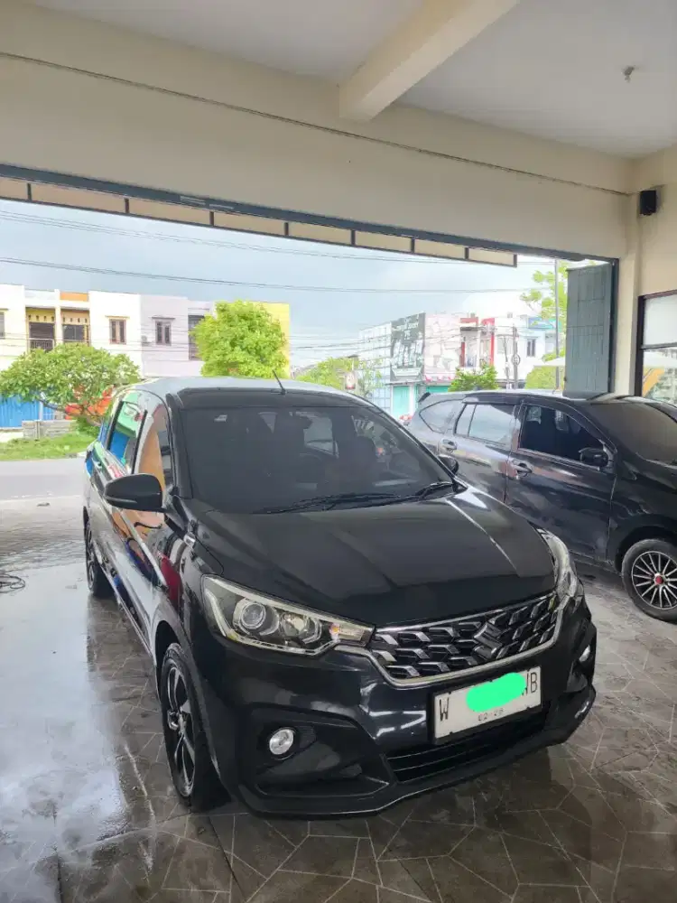 Suzuki Ertiga GX Hybrid tahun 2023 (Matic) warna hitam, istimewa