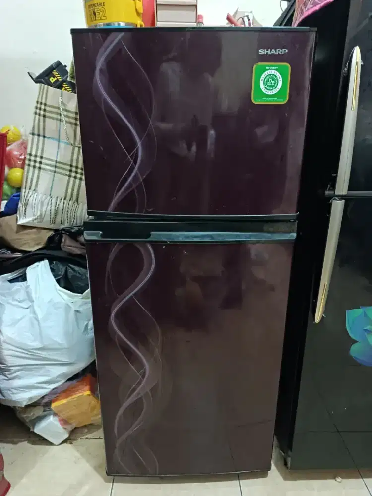 Di jual cepat kulkas 2 pintu