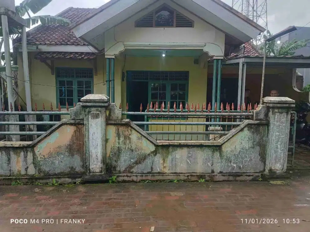 rumah di pelamunan kota serang banten.