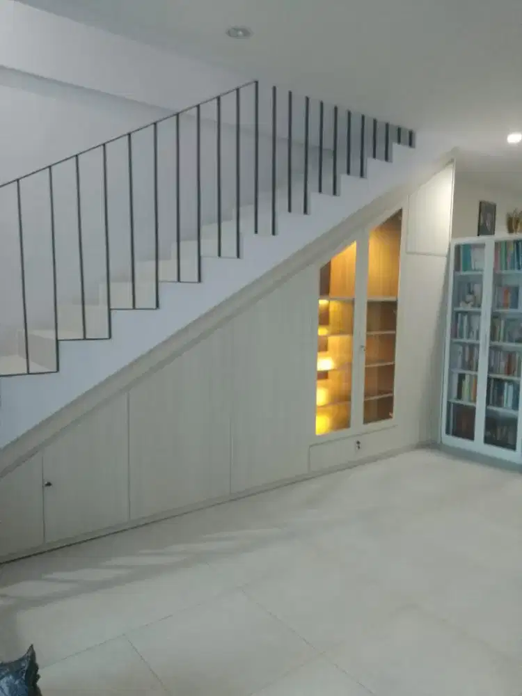 LEMARI BAWAH TANGGA MURAH