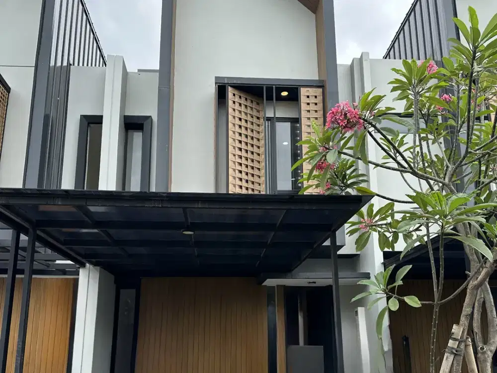 Rumah 2lt + attic 5x15 4+1KT cluster Mahakam JGC jakarta Garden City
