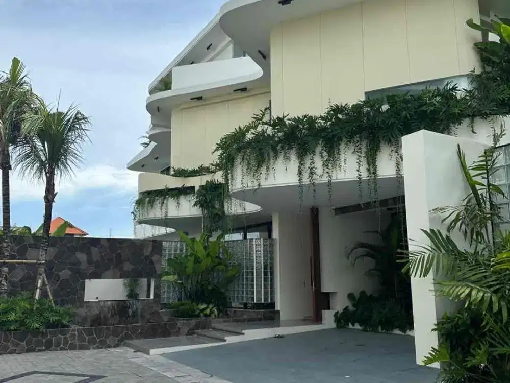 For sale Brand new villa near Sunset road.
This modern luxury villa by lumbung architect