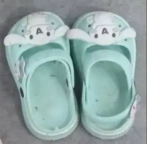 SANDAL BAIM BALITA SANRIO Karakter Lucu – Nyaman & Penuh Gaya!