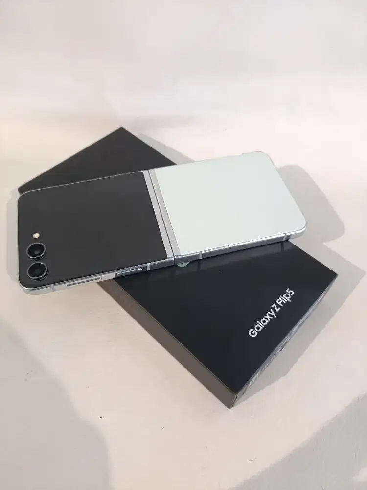 Samsung Z Flip 5 8/256 second Resmi Sein