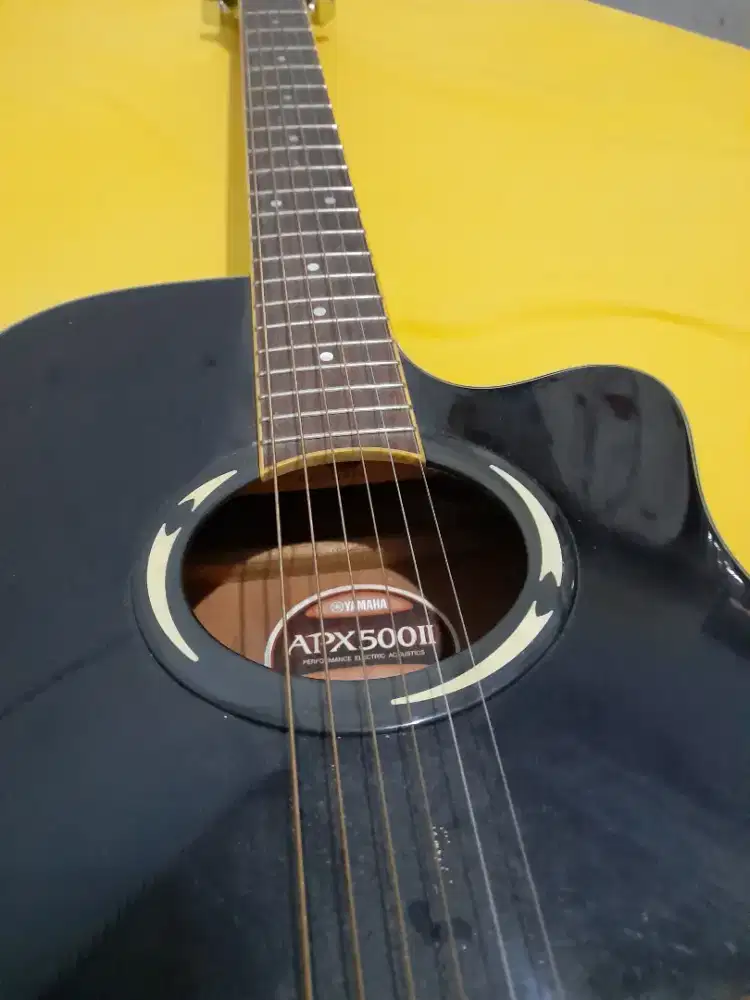 Gitar akustik Electric