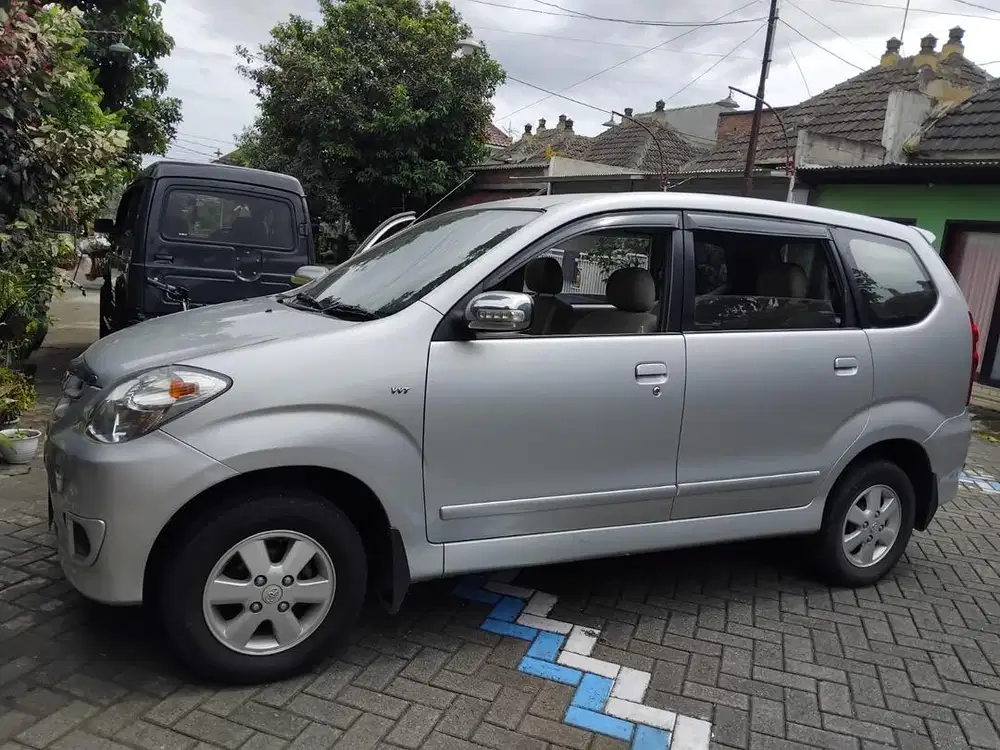 Toyota Avanza 1.3 G AT 2010