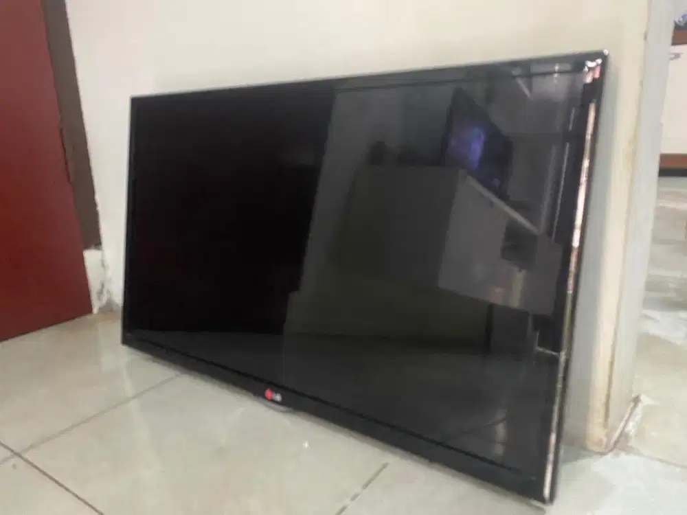 Di jual TV 32 inch merek LG