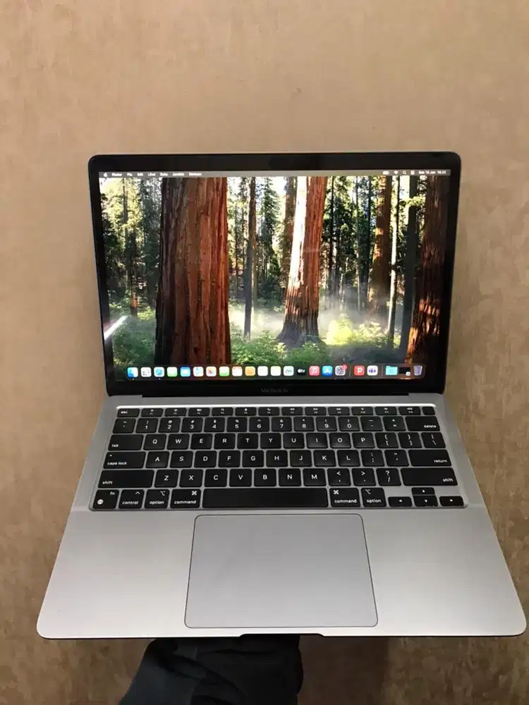 Macbook Air M1 8 256gb resmi fullset ori