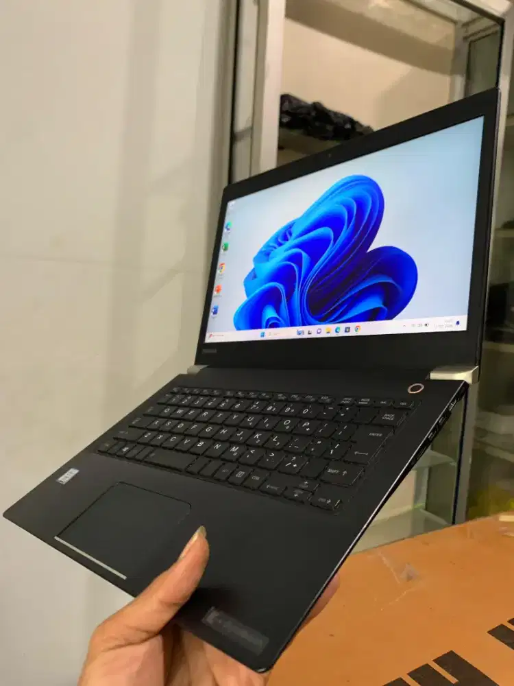 Laptop Core i5 Ram 16gb super slim asli jepang kenceng & istimewa