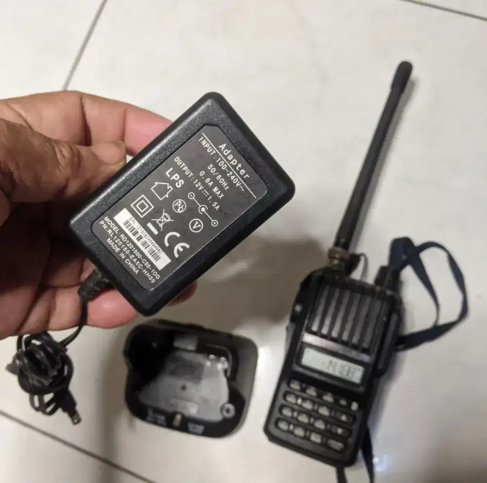 HT ICOM V80 Transmit/Receive Berfungsi normal, Battery Aman