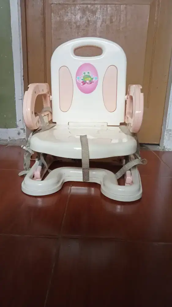 Tempat makan bayi