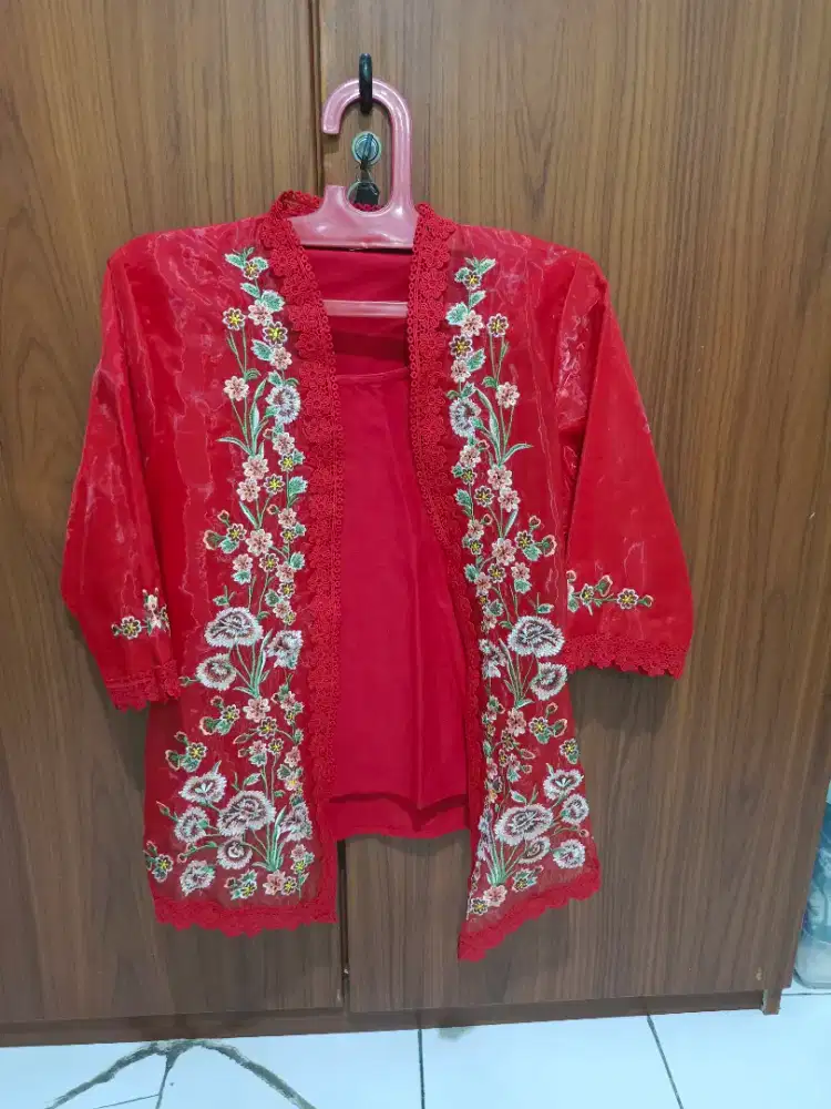 Kebaya ncim modern
