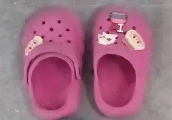 Sandal Baim Anak Karakter Lucu – Empuk, Ringan, dan Gemas!