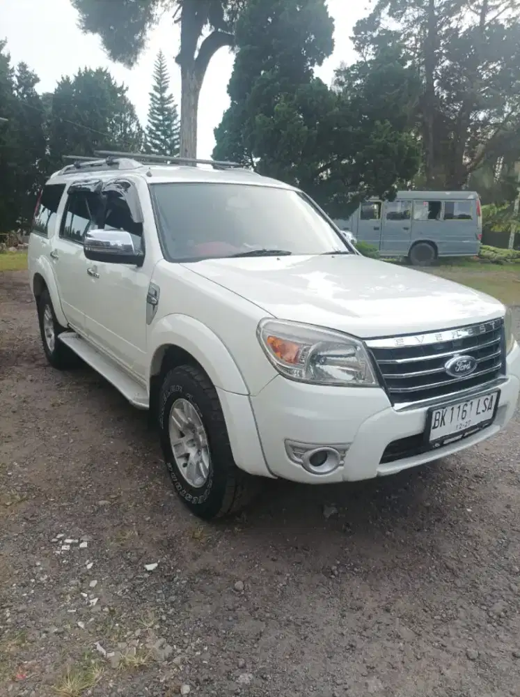 Ford Everest 4x4 MT 2013 Pasti suka.